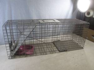lot 157 image: (EW5) Havahart Live Trap 32 x 10 x 12 H