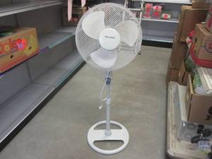 lot 159 image: (BR1) Pelonis Remote Control Pedestal Fan with Remote - Works