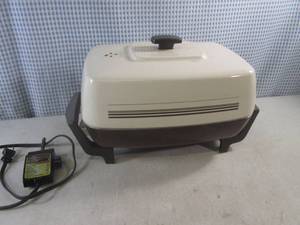 lot 162 image: (F-0) West Bend Electric Skillet