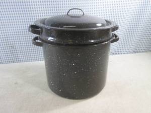 lot 167 image: (CSB) 3pc Black Speckle Stock Pot with Colander 9 W x 9 H