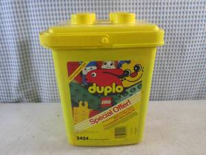 lot 173 image: (CSB) Lego Duplo Basic Building Set Bucket 2424