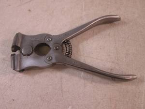 lot 219 image: (CNTR) Vintage Starrett No.1-5 12 S-7 Wire CutNippers