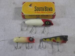 lot 229 image: (FS) 3 Vintage Fishing Lures...