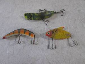 lot 241 image: (FS) 3 Vintage Fishing Lures Including Lazy Ike-2 and Heddon Super Sonic