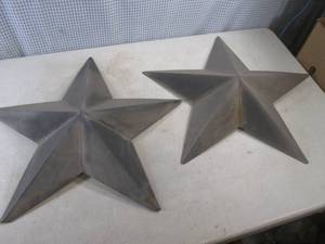 lot 263 image: (F-3) 2 Metal Stars Wall Decor 23 12 W x 22 14 H