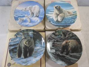 lot 284 image: (BSB) 4 Bear Collector Plates - See Photos for Details