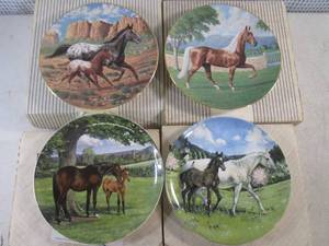 lot 285 image: (BSB) 4 Horse Collector Plates - See Photos for Details