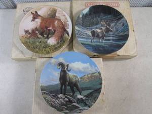 lot 286 image: (BSB) 3 Assorted Collector Plates Fox, Ram and Moose - See Photos for Details