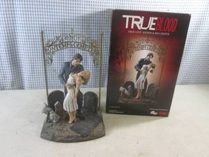 lot 302 image: (D-2) True Blood - True Love Sookie & Bill Cemetery Statue with Box Number 0383 of 1000