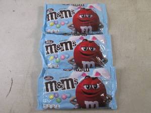 lot 357 image: (B-1) 3 Bags Milk Chocolate M&ampMs 10oz Past Date