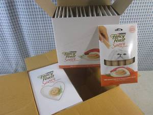 lot 427 image: (CSB) Purina Fancy Feast Savory Puree Cat Treats Salmon & Tuna - 2 Inner Boxes of 15 Packets with 4 Pouches Each (120 Treats Total) Past Date