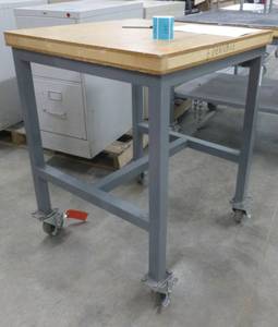 Work table on wheels 25x25x32