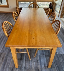 lot 3 image: Williams and Sonoma Large Dining  Kitchen Table and Chairs Set