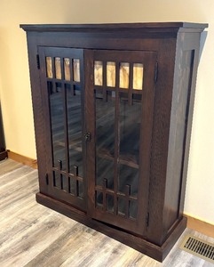 lot 16 image: Mission Arts and Crafts Style Bookcase