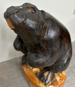 lot 32 image: Wooden Carved Beaver