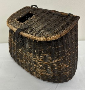 lot 49 image: Vintage Creel Fishing Basket