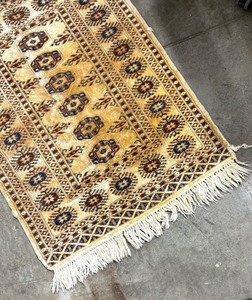 lot 52 image: Vintage Accent Rug