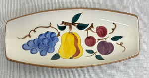 lot 58 image: Two Vintage Stangle Celery Platters including a Vintage Stangl Fruit and Country Garden Patterned Celery Platter