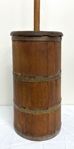 lot 130 image: Antique Wooden Butter Churn