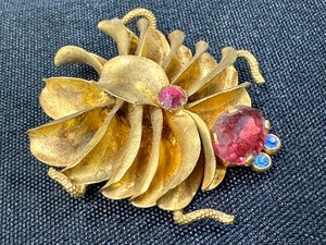 lot 25A image: Two Vintage Bug Figurine Gold Tone and Rhinestone Brooches