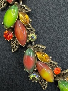 lot 176 image: Colorful Vintage Necklace and Earrings Set by ART