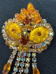 lot 2 image: Vintage Juliana D & E Topaz Rhinestone Brooch