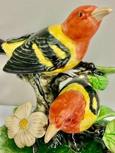 lot 105 image: Vintage Stangl #3750D Double Western Tanagers Pottery Bird Figurine