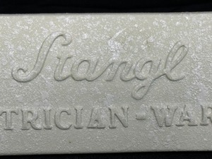 lot 76 image: Vintage Stagl Patrician- Ware Plaque