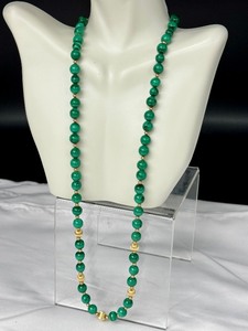 lot 346 image: Vintage Malachite Beaded Necklace and Earrings Set