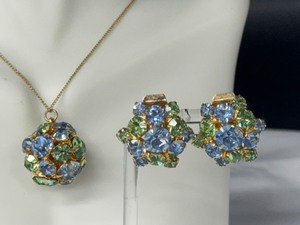 lot 352 image: Blue and Green Vintage Rhinestone Earrings and Necklace Set