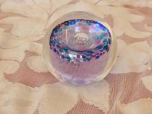 Caithness Art Glass Cupcake Paperweight