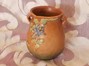 Charming Roseville Columbine Pottery Vase Jar