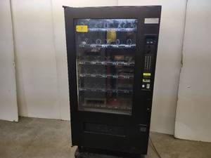 lot 7 image: Crane Model 480 Commercial Vending Machine