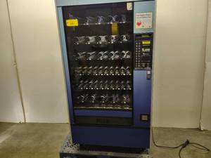 lot 12 image: Automatic Products Model Snack Shop 113 Commercial Vending Machine