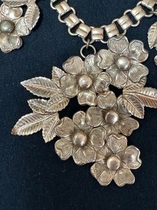 Vintage Gold Tone Floral Necklace