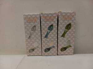 lot 50 image: 3 NEW FISH SCALE SCRAPER WITH COVER