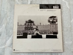 lot 210 image: Simple Minds ALIVE & KICKING Vinyl LP Record Album.