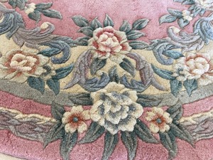 lot 29 image: Vintage Handmade Pink 79 Round Rug