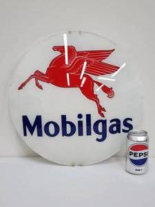 lot 236 image: Vintage Mobile Gas Pump Globe Glass Piece