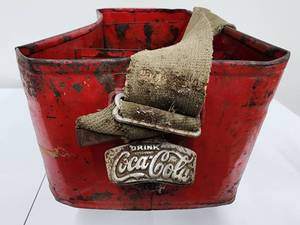 lot 117 image: Vintage Coca-Cola Metal Stadium Beverage Carrier