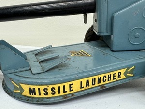 lot 298 image: Vintage Nylint Missile Launcher