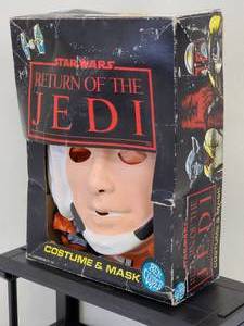 lot 376 image: Vintage Star Wars Return of the Jedi Halloween Costume and Mask