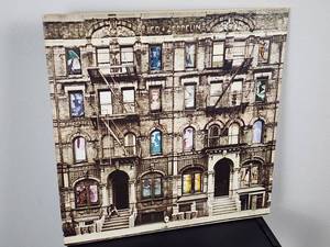 lot 50 image: Vintage Original 1975 Led Zeppelin Physical Graffiti (2) Record Album