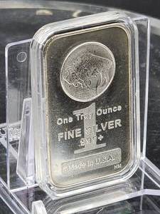 lot 17 image: 1 Troy ounce .999 Silver Bar