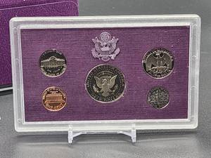 lot 23 image: 1992 U.S. Treasury Coin Proof Set