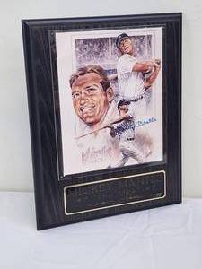 lot 84 image: Petronella Limited Edition 530  1000 New York Yankee HOF Great Mickey Mantle Autographed Print