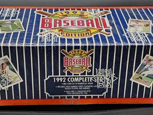lot 137 image: Factory Sealed 1992 Upper Deck Baseball Card Set