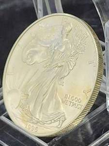 lot 132 image: Uncirculated 1996 American Eagle 1 oz. Fine Silver Dollar