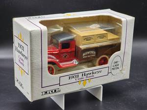 lot 209 image: 1992 Ertl Die Cast Anheuser Busch 1931 Hawkeye Crate Truck Bank, New in Box