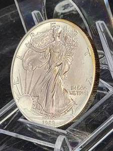 lot 216 image: U.S. Mint 1989 Silver American Eagle Dollar Coin